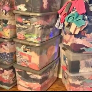 1/2 Tote of baby girls clothing (1/2 tote)